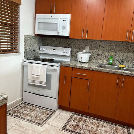 Beautiful Apartment With Very Elegant Colonial Decoration Tamiami Exterior foto
